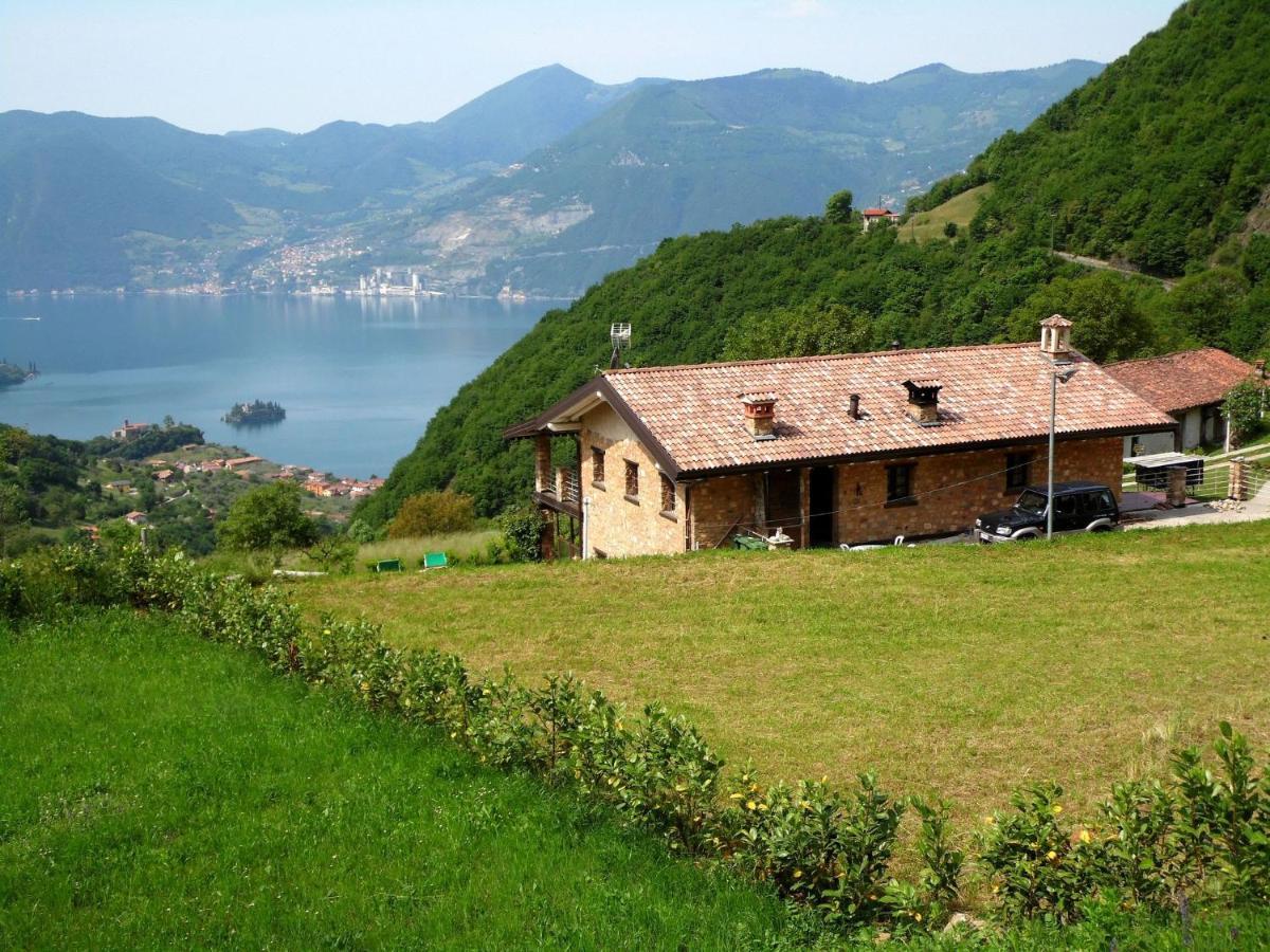 Cozy Chalet At Marone Lake Lombardy With Pool Exterior foto